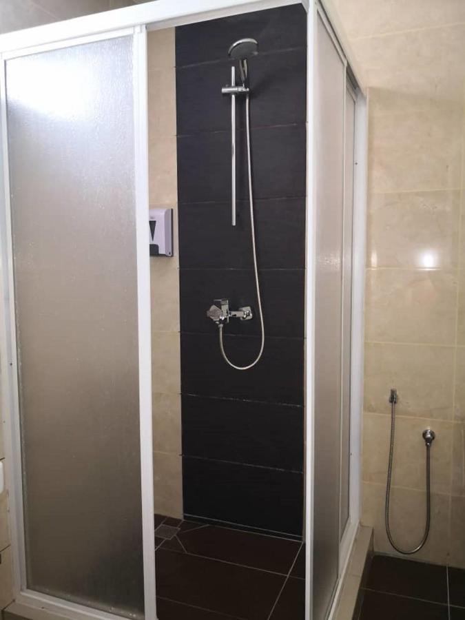 Walk In Hotel Kota Kinabalu Luaran gambar